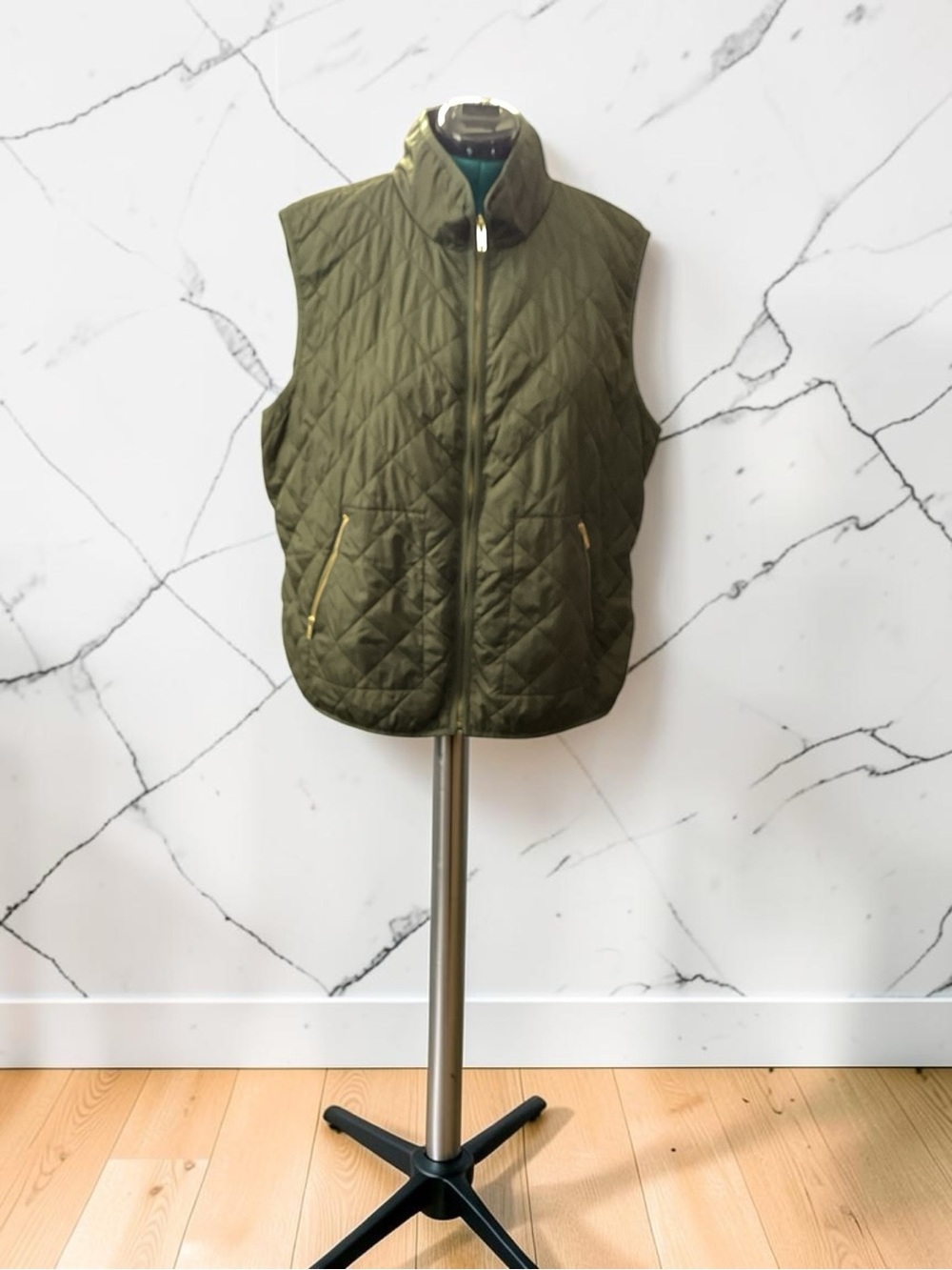 Old Navy Quilted Olive Green Vest with Gold Zippers P:26” L:28.5”